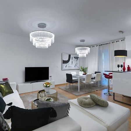 Elegant Apartment In Glyfada Athens Exterior photo